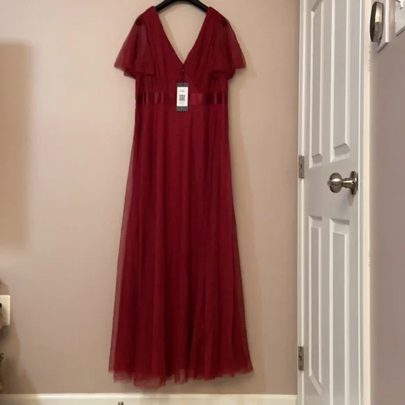 Dress - Picture 4 of 12